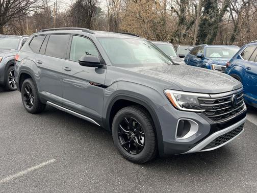 2025 Volkswagen Atlas 2.0T Peak Edition