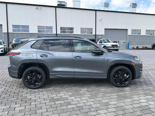 Platinum Gray Metallic 2026 Volkswagen Tiguan 2.0T SE R-Line Black