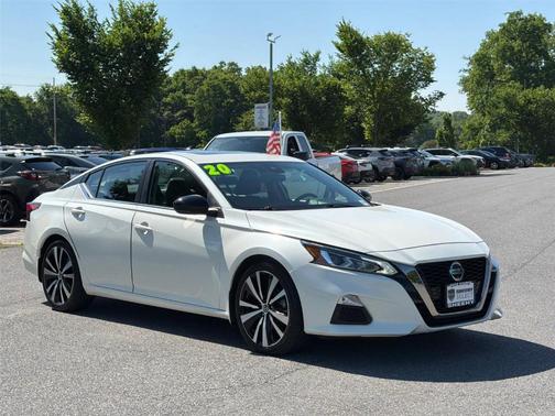 White 2020 Nissan Altima 2.5 SR