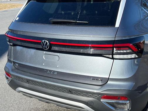 Platinum Gray Metallic 2026 Volkswagen Taos 1.5T SE