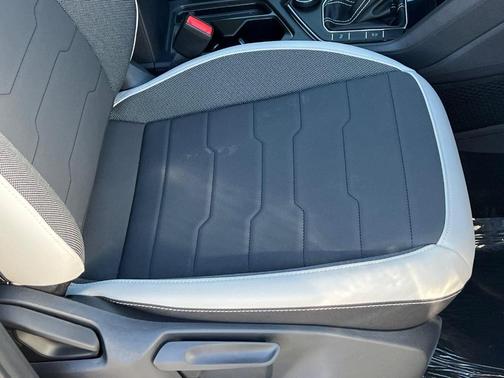 Platinum Gray Metallic 2026 Volkswagen Taos 1.5T SE