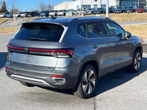 Platinum Gray Metallic 2026 Volkswagen Taos 1.5T SE