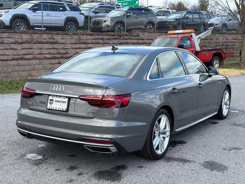 2023 Audi A4 45 S line Premium Plus