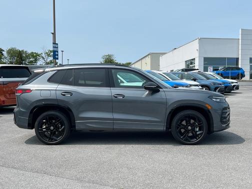 2025 Volkswagen Tiguan 2.0T SE R-Line Black