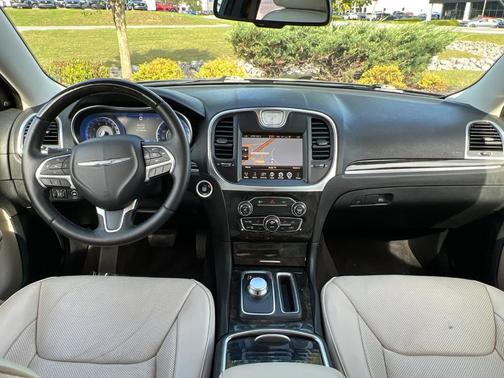 2016 Chrysler 300C Base