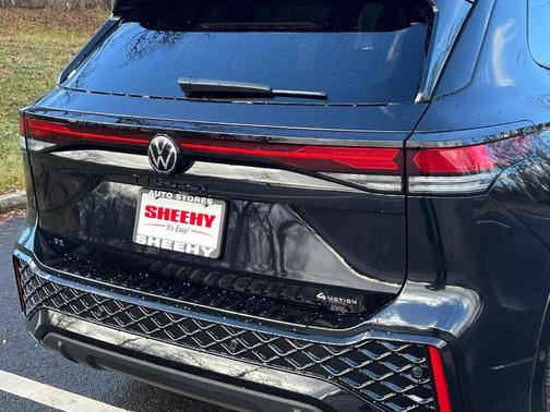 2026 Volkswagen Tiguan 2.0T SE R-Line Black