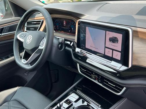 2025 Volkswagen Atlas 2.0T SE