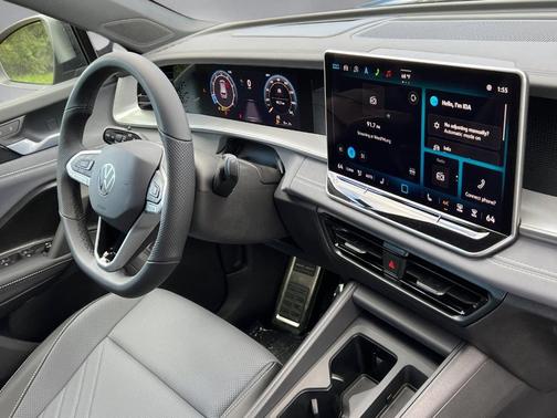 2025 Volkswagen Tiguan 2.0T SE R-Line Black