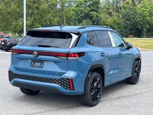 2025 Volkswagen Tiguan 2.0T SE R-Line Black
