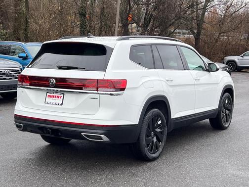 2025 Volkswagen Atlas 2.0T SE