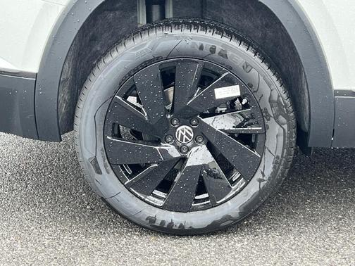 2025 Volkswagen Atlas 2.0T SE