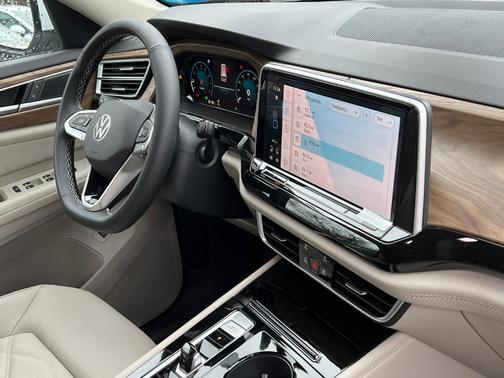 2025 Volkswagen Atlas 2.0T SE