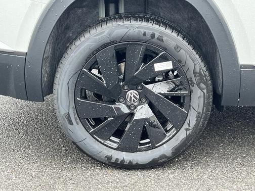 2025 Volkswagen Atlas 2.0T SE