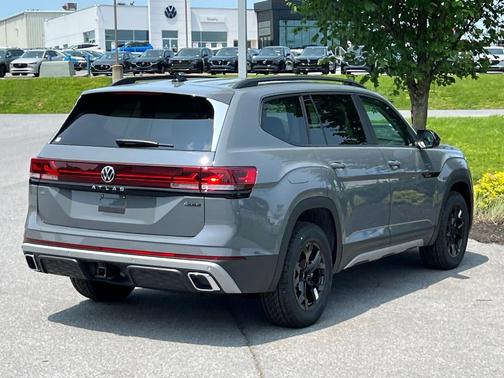 2025 Volkswagen Atlas 2.0T Peak Edition