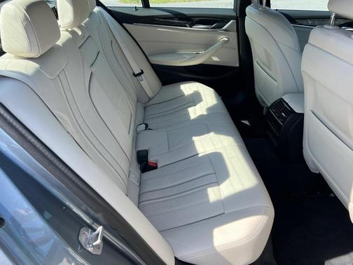 2019 BMW 530 i