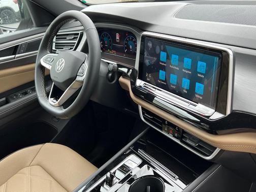 2025 Volkswagen Atlas Cross Sport 2.0T SE w/Technology