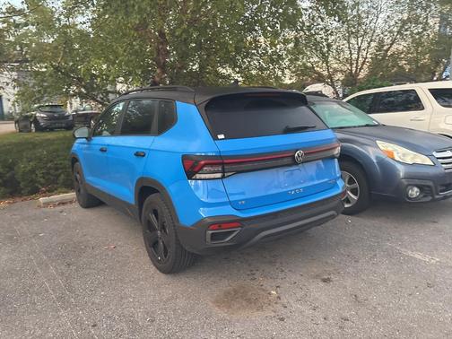 2025 Volkswagen Taos 1.5T SE Black