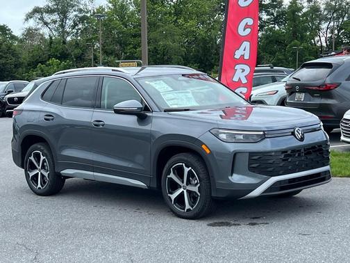 2025 Volkswagen Tiguan 2.0T SE