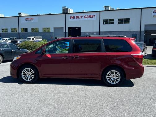 2015 Toyota Sienna XLE