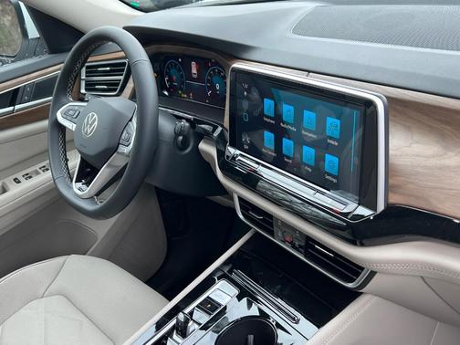 2025 Volkswagen Atlas 2.0T SE