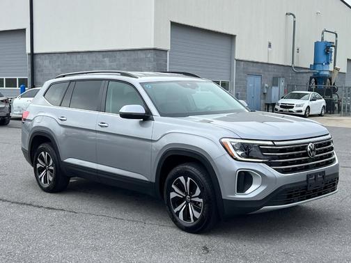 2025 Volkswagen Atlas 2.0T SE