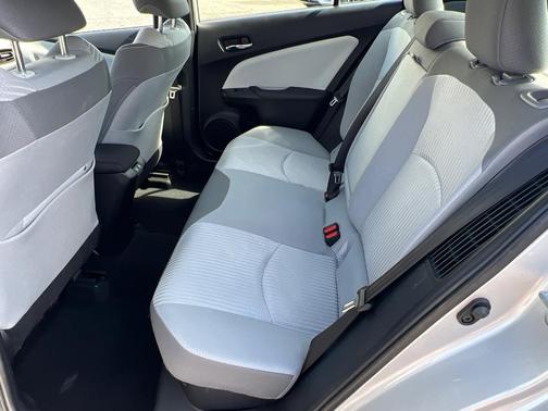 2022 Toyota Prius Prime LE