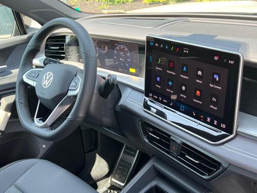 2025 Volkswagen Tiguan 2.0T SE R-Line Black