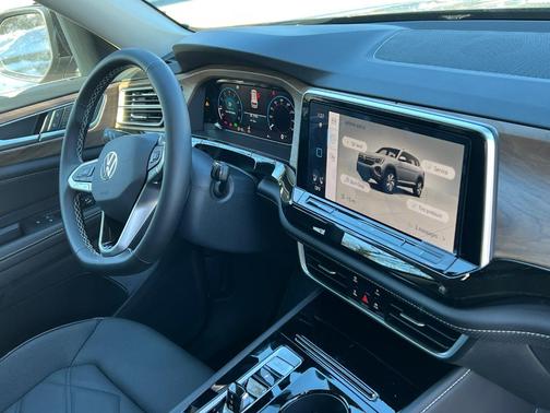 2025 Volkswagen Atlas 2.0T SE