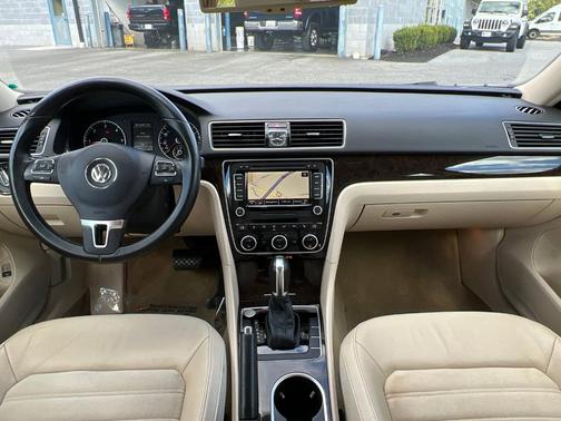 2014 Volkswagen Passat 2.0L TDI DSG SEL Premium