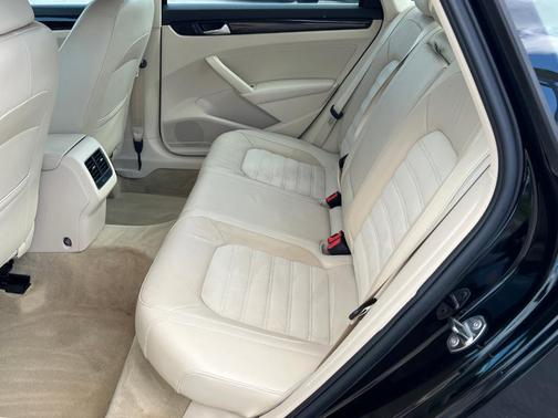 2014 Volkswagen Passat 2.0L TDI DSG SEL Premium