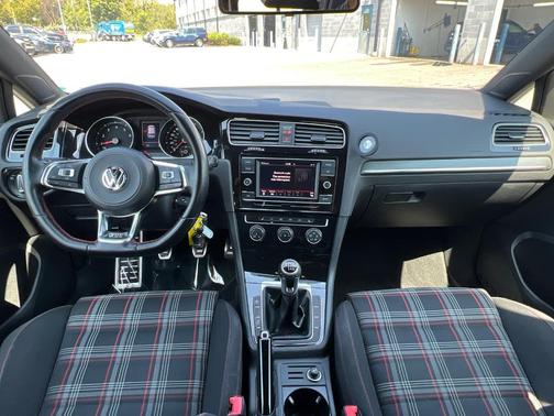 2018 Volkswagen Golf GTI 2.0T S 4-Door