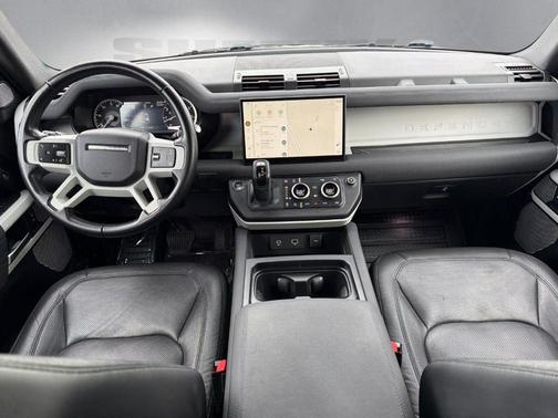 2023 Land Rover Defender SE