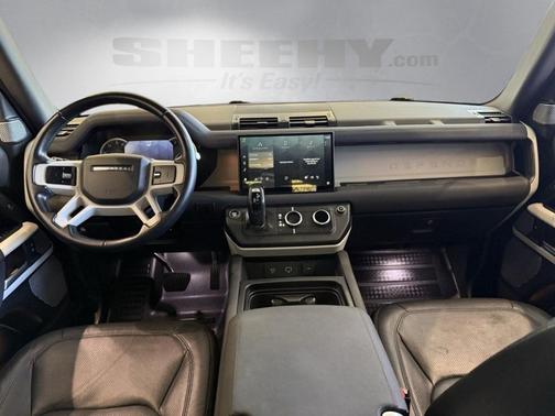 2023 Land Rover Defender SE