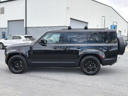Santorini Black 2023 Land Rover Defender SE