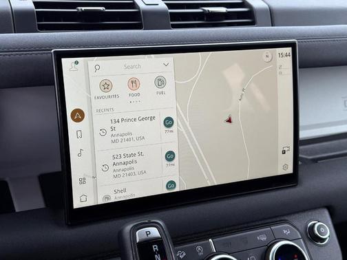 2023 Land Rover Defender SE