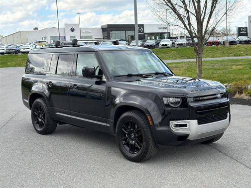 2023 Land Rover Defender SE