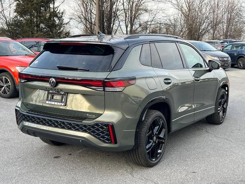 2026 Volkswagen Tiguan 2.0T SE R-Line Black