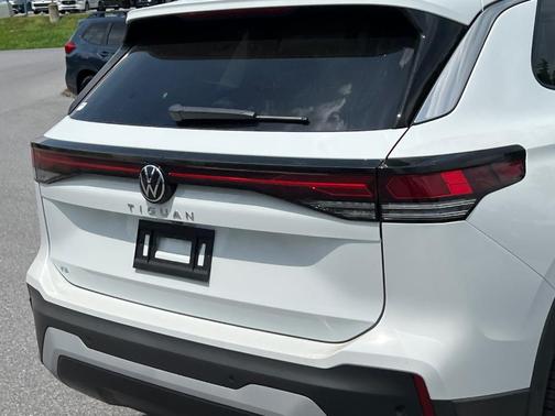2025 Volkswagen Tiguan 2.0T SE