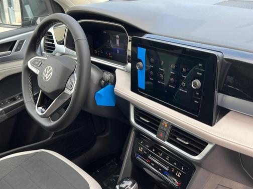 2025 Volkswagen Taos 1.5T SE