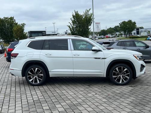 2025 Volkswagen Atlas 2.0T SEL Premium R-Line