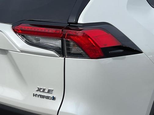 2021 Toyota RAV4 Hybrid XLE Premium