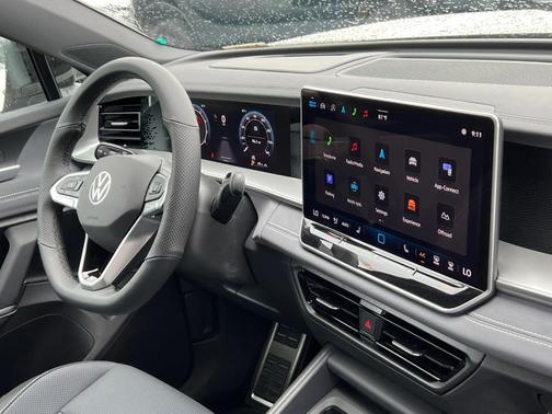 2025 Volkswagen Tiguan 2.0T SE R-Line Black