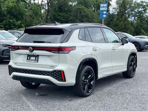 2025 Volkswagen Tiguan 2.0T SE R-Line Black
