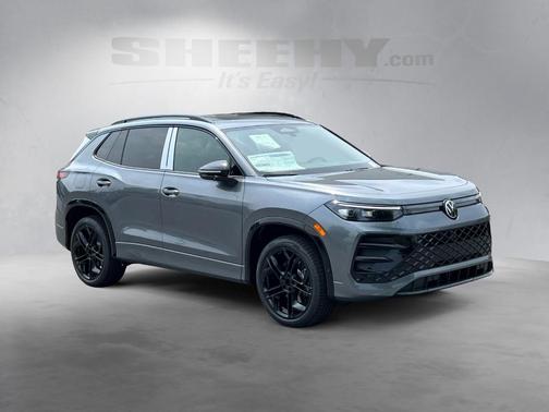 2025 Volkswagen Tiguan 2.0T SE R-Line Black
