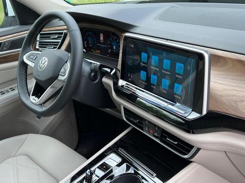 2025 Volkswagen Atlas 2.0T SE