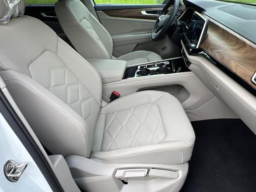 2025 Volkswagen Atlas 2.0T SE