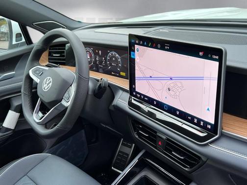 2026 Volkswagen Tiguan 2.0T SEL R-Line