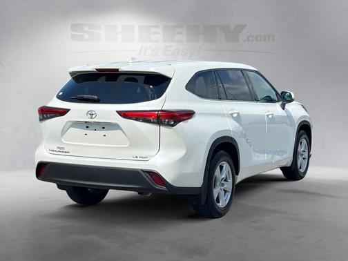 2020 Toyota Highlander LE