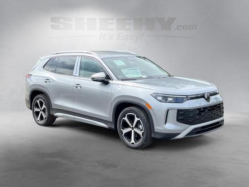 2025 Volkswagen Tiguan 2.0T SE