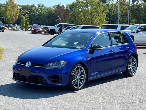 2017 Volkswagen Golf R 4-Door
